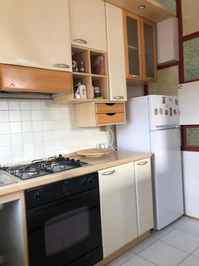 Lioce 1 Howme Bari Apartment